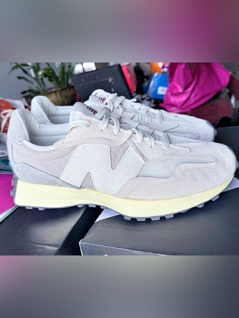 New Balance 327